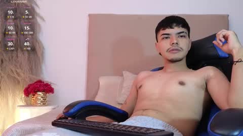 Snapshot of snowlann chatting on 11/11/25, 11:43 Snow online show from 11/11/25, 11:43