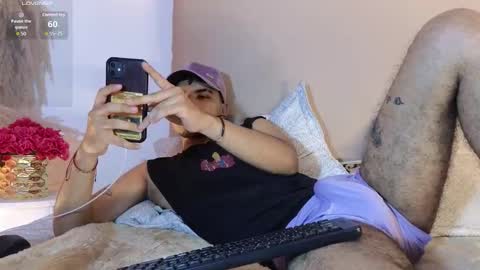 Snapshot of snowlann chatting on 11/12/25, 11:32 Snow online show from 11/12/25, 11:32