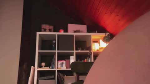 Snapshot of snsme chatting on 11/18/25, 07:07 S online show from 11/18/25, 07:07