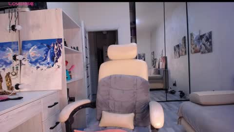 Monna online show from 05/31/26, 06:09
