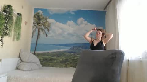 Snapshot of soaring_love chatting on 03/16/26, 04:51 Masha online show from 03/16/26, 04:51