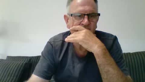 Snapshot of sofar06 chatting on 12/15/24, 05:02 sofar06 online show from 12/15/24, 05:02