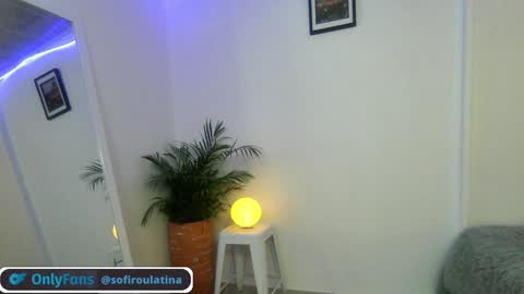 soffi_rousel_ online show from 12/30/24, 07:11