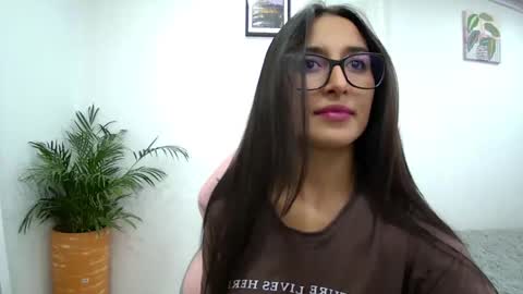 soffi_rousel_ online show from 02/11/25, 05:18