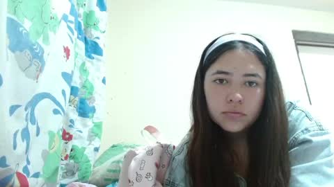 Snapshot of soffia_4 chatting on 05/19/26, 06:58 soffia_4 online show from 05/19/26, 06:58
