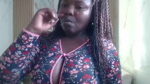 soffia_b online show from 10/28/25, 03:21