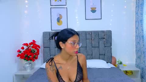SOFFI AND CHISTOPHER online show from 12/19/25, 09:22