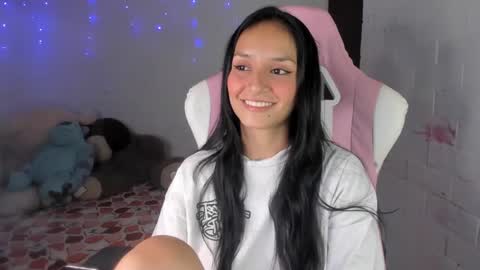 sofia online show from 10/08/25, 05:05