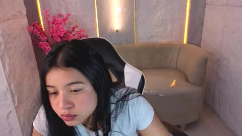 Snapshot of sofi_adams_tx chatting on 12/04/25, 12:25 Online 800 to 1400 online show from 12/04/25, 12:25