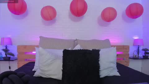 Snapshot of sofi_bakerrr chatting on 12/03/24, 11:33 Sofia online show from 12/03/24, 11:33