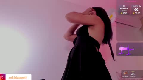 Sofi Blossom  online show from 01/01/25, 02:30