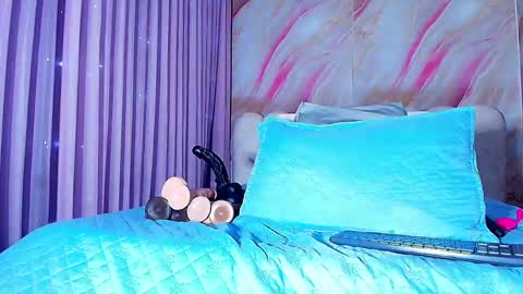 Sofia online show from 05/01/26, 03:11