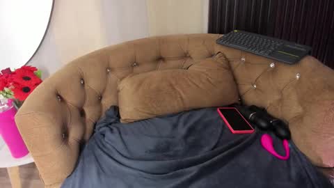 Snapshot of sofi_lassa_ chatting on 02/27/26, 01:49 SOFIA online show from 02/27/26, 01:49