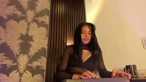 Snapshot of sofi_lassa_ chatting on 04/06/26, 04:46 SOFIA online show from 04/06/26, 04:46