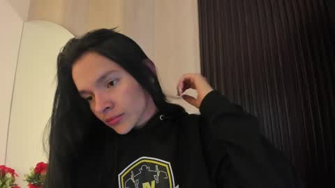 Snapshot of sofi_lassa_ chatting on 04/13/26, 01:33 SOFIA online show from 04/13/26, 01:33