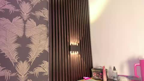 Snapshot of sofi_lassa_ chatting on 04/22/26, 01:41 SOFIA online show from 04/22/26, 01:41