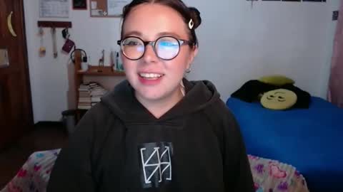 Sofi Lynch online show from 05/17/26, 06:44