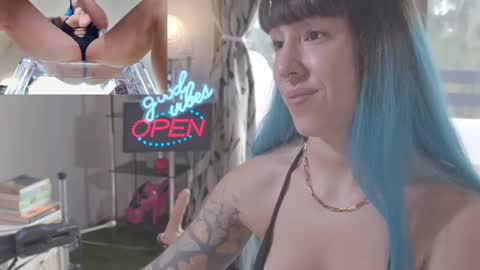 Sofi Mora online show from 02/18/25, 03:32