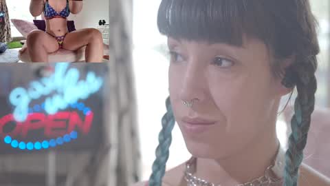 Sofi Mora online show from 09/09/25, 01:21