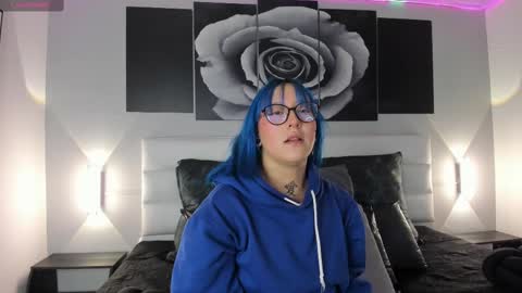 Snapshot of sofi_sp chatting on 11/12/25, 11:32 sofi_sp online show from 11/12/25, 11:32