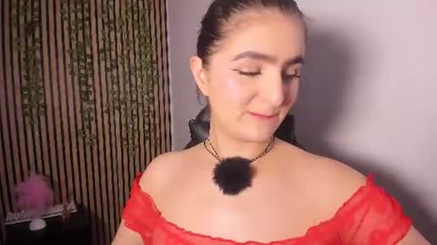 Snapshot of sofia44 chatting on 06/25/26, 06:01 Skarlett online show from 06/25/26, 06:01