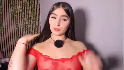 Snapshot of sofia44 chatting on 07/12/26, 07:05 Skarlett online show from 07/12/26, 07:05