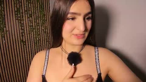 Snapshot of sofia44 chatting on 07/25/26, 01:25 Skarlett online show from 07/25/26, 01:25