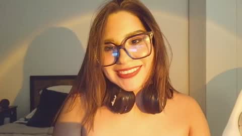 Snapshot of sofia_bloom8 chatting on 05/16/26, 01:46 Call me Sofi Welcome online show from 05/16/26, 01:46