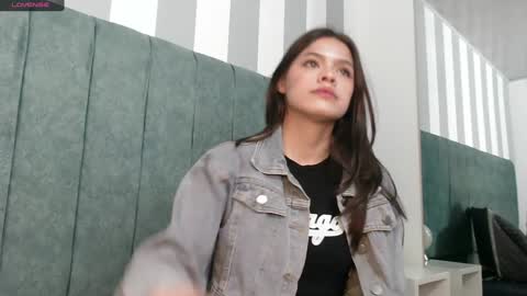 Snapshot of sofia_claark chatting on 01/04/25, 01:31 Sofi online show from 01/04/25, 01:31