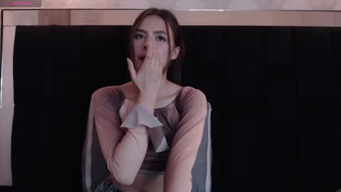 Snapshot of sofia_claark chatting on 01/17/25, 03:43 Sofi online show from 01/17/25, 03:43