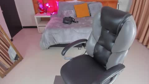 Snapshot of sofia_collen_ chatting on 11/28/25, 02:58 sofia_collen_ online show from 11/28/25, 02:58