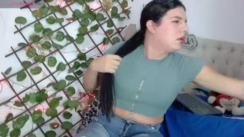 sofia online show from 05/17/26, 06:04