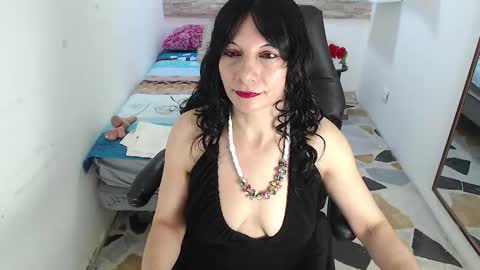 Snapshot of sofia_granny chatting on 10/04/25, 03:26 Sofia  online show from 10/04/25, 03:26