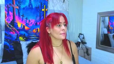 Snapshot of sofia_gutierrez__ chatting on 10/14/25, 04:02 sofia gutierrez   online show from 10/14/25, 04:02