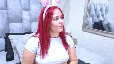 sofia gutierrez   online show from 11/25/25, 04:01