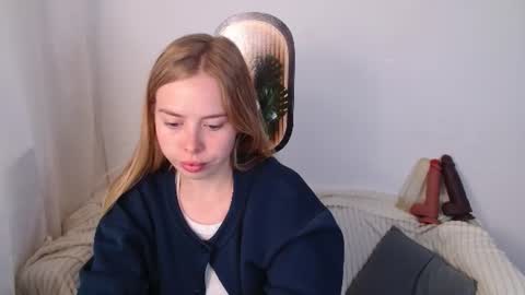Sofia here online show from 06/10/26, 11:57