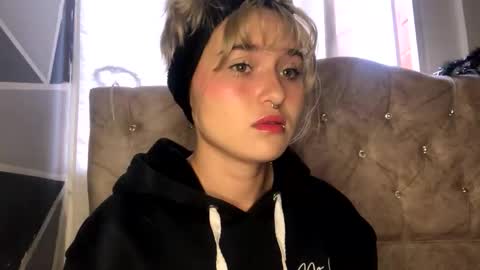 Sofia Jimenez online show from 10/17/25, 09:17