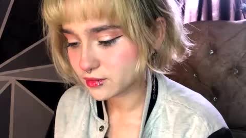 Sofia Jimenez online show from 10/19/25, 07:14