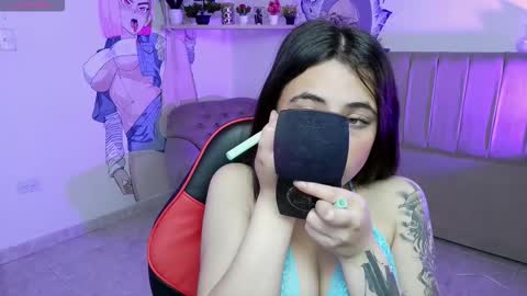 sofia_lara28 online show from 12/05/25, 12:25