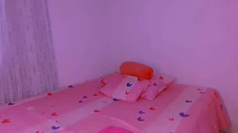 Snapshot of sofia_mark20 chatting on 10/07/25, 08:06 Sofia  online show from 10/07/25, 08:06