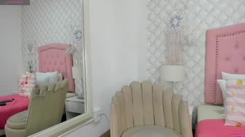 Snapshot of sofia_martinez9 chatting on 03/31/26, 07:36 sofia_martinez9 online show from 03/31/26, 07:36