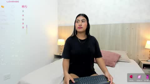 Sofia Ostos online show from 10/27/25, 03:32