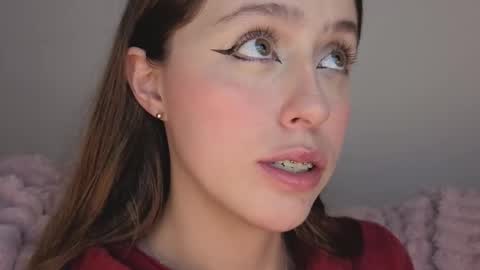 Snapshot of sofia_palacios_ chatting on 10/25/25, 03:36     online show from 10/25/25, 03:36