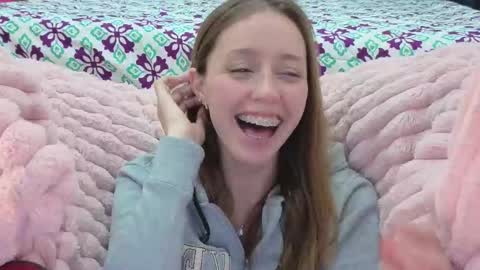 Snapshot of sofia_palacios_ chatting on 02/03/26, 06:22 online show from 02/03/26, 06:22