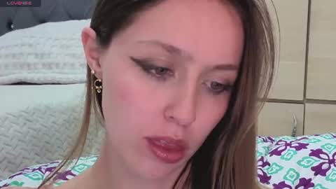 Snapshot of sofia_palacios_ chatting on 06/15/26, 04:04 online show from 06/15/26, 04:04