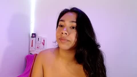 Snapshot of sofia_rios07 chatting on 11/18/25, 09:03 IG online show from 11/18/25, 09:03