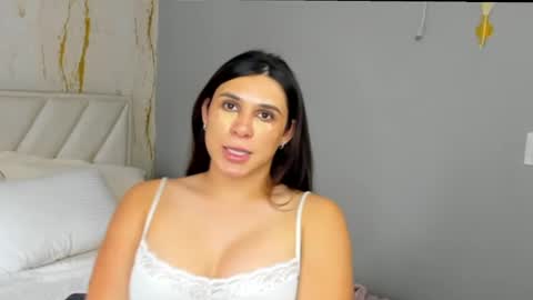 sofia_rivers_ online show from 02/28/25, 09:23