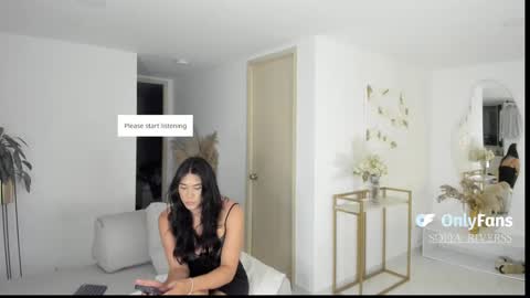 Snapshot of sofia_rivers_ chatting on 11/05/25, 12:43 sofia_rivers_ online show from 11/05/25, 12:43