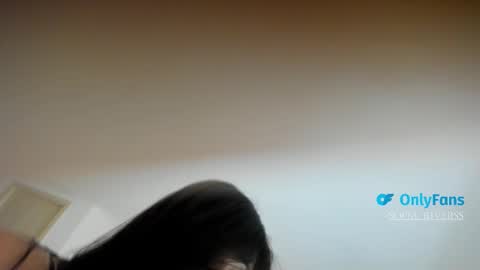 Snapshot of sofia_rivers_ chatting on 11/19/25, 12:21 sofia_rivers_ online show from 11/19/25, 12:21