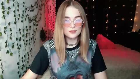 sofia_rosemary online show from 09/28/25, 01:49